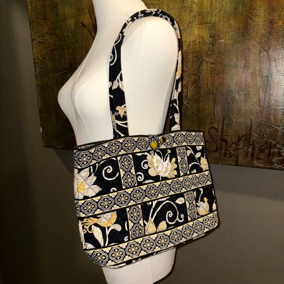 Vera Bradley Retired Yellow Bird Pattern Hand/Shoulder Bag/Tortoise Closure - Picture 6 of 6